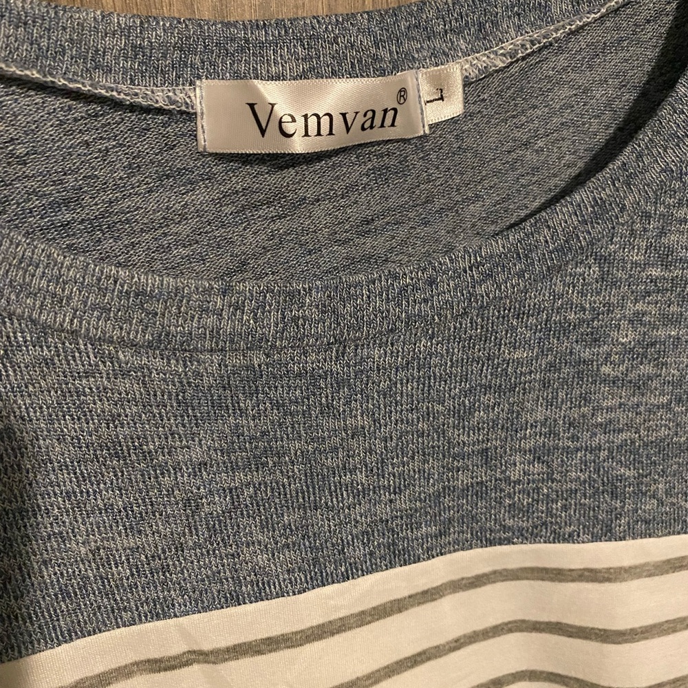 Sweater - Picture 3 of 3